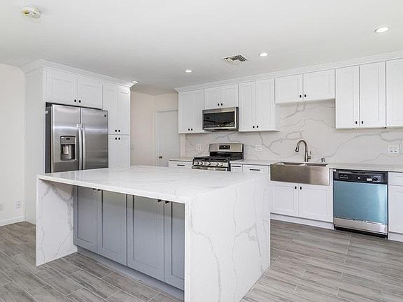 4th image of 22726 Covello St