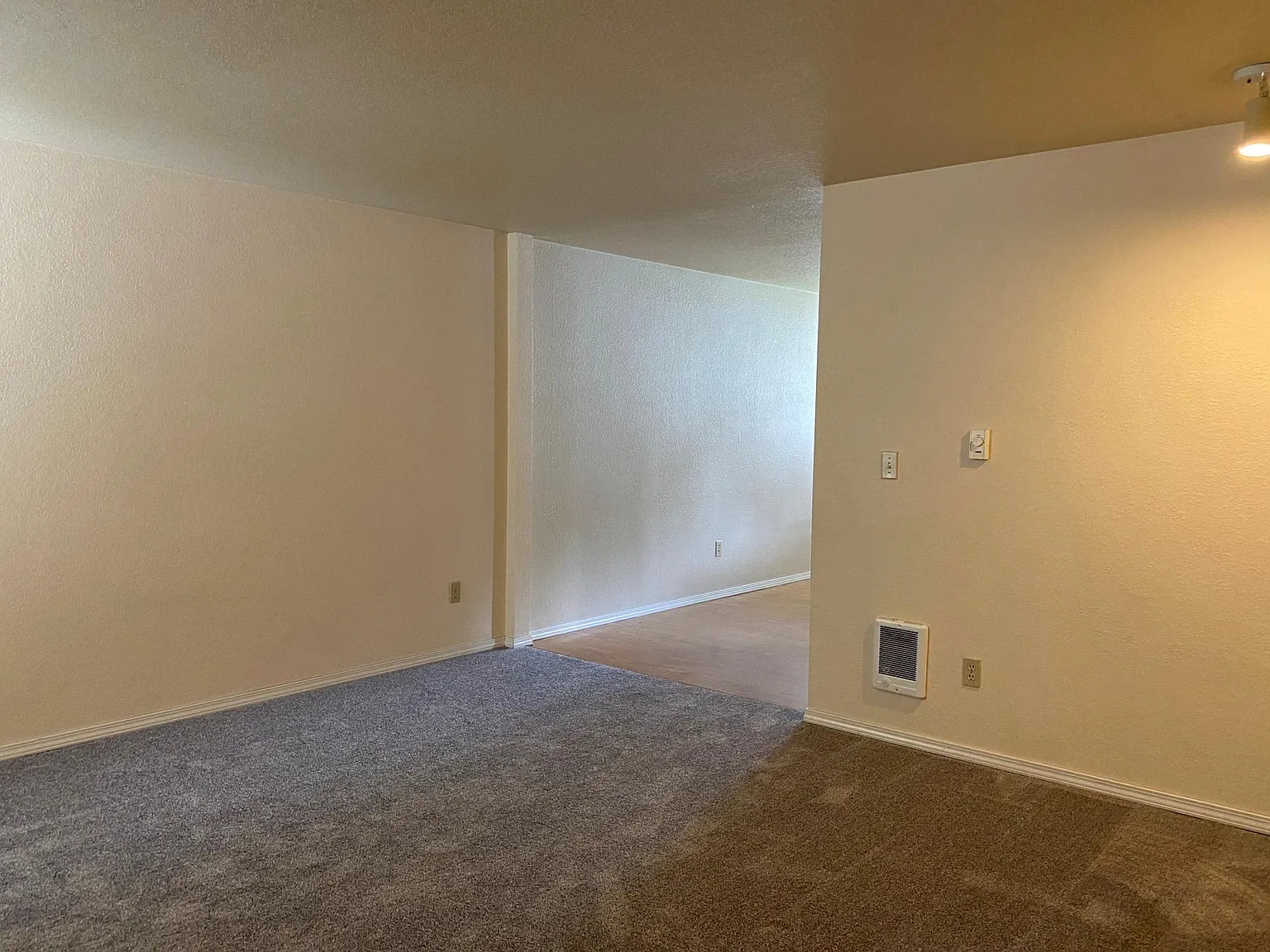 2 bed, 1.5 bath, 1086 sqft, $2,075 — Photo 4