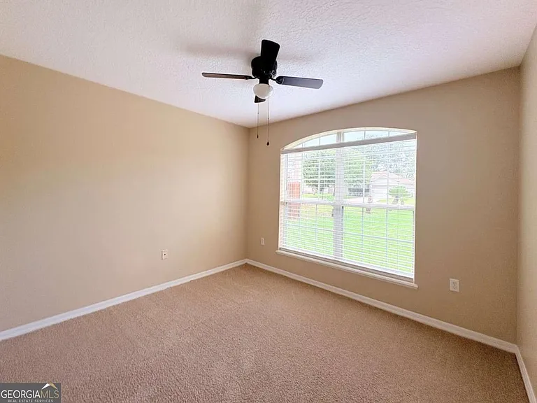 94 Pine Bluff Blvd E — Photo 17