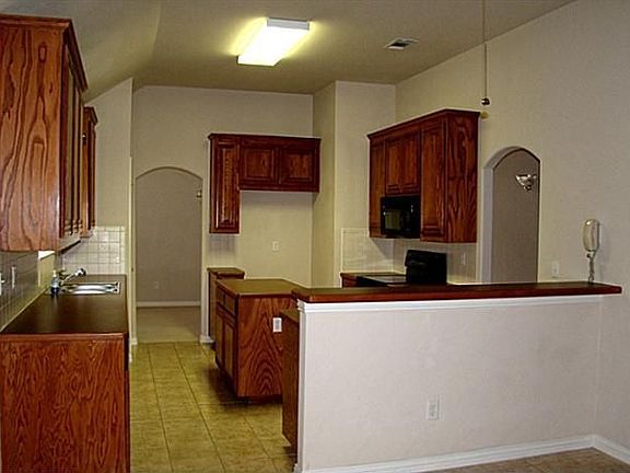 5th image of 6112 Reddenson Dr