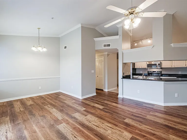 2111 Welch St #B304 — Photo 2