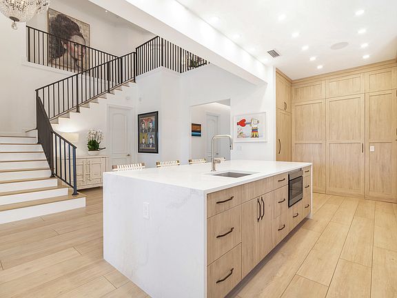 5th image of 2085 Regents Boulevard