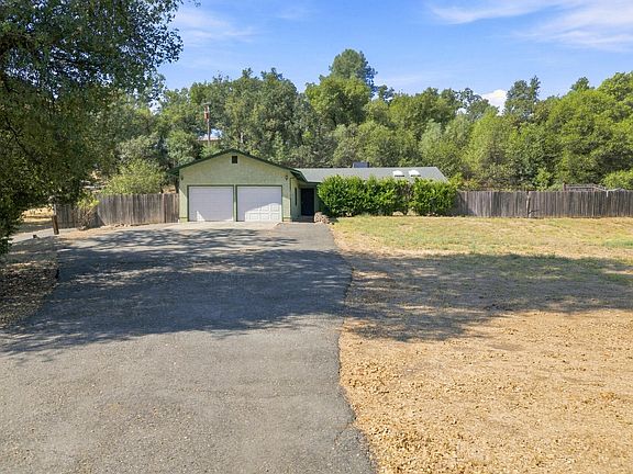 2nd image of 10618 Old Oregon Trl