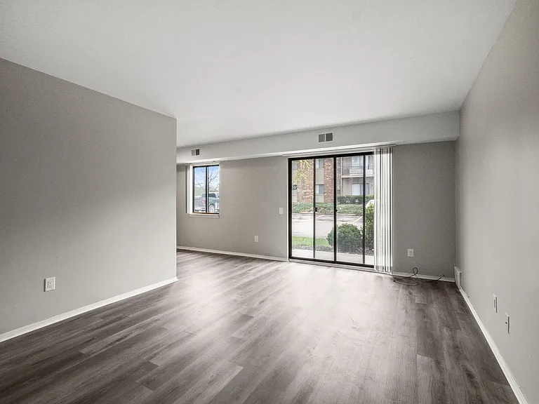 Glenwood Apartments — Photo 23
