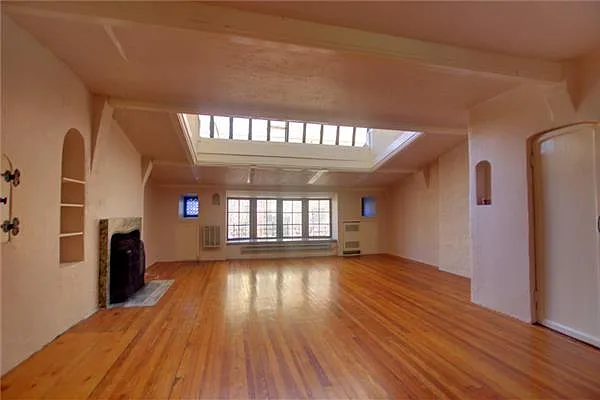 Rented by I & I New York | media 41