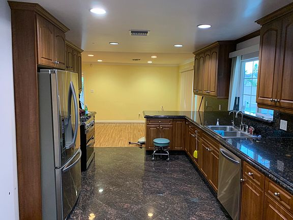 4th image of 7711 Ampere Ave