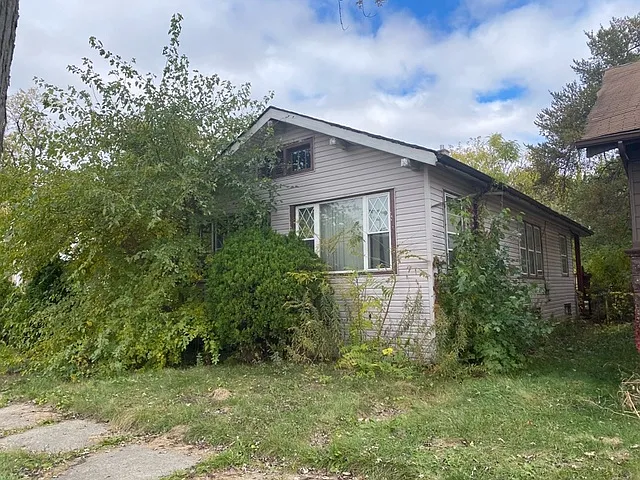 11307 S Wallace St photo 1