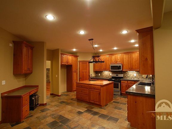 4th image of 82 Makenna Ct