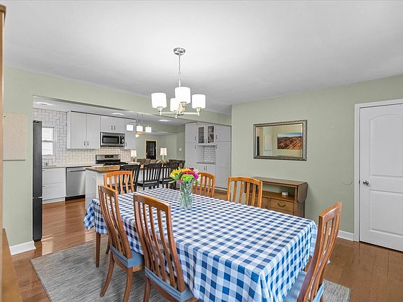 4th image of 10407 Dandridge Dr