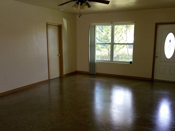 3rd image of 630 NE 170th St