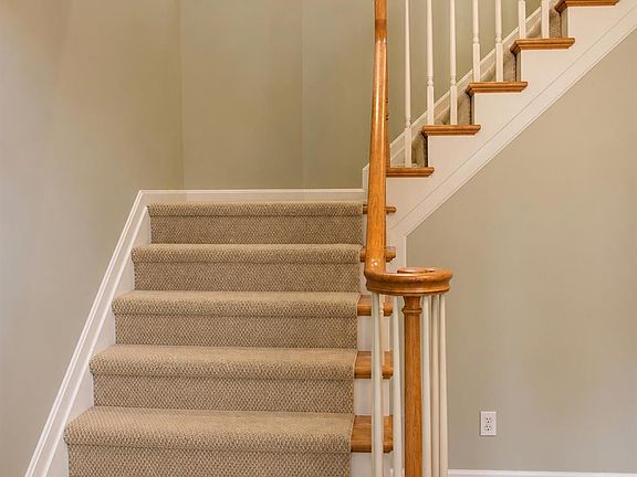 5th image of 8101 Startinggate Ln