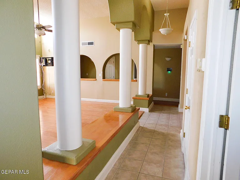 917 Tecate Pl — Photo 8