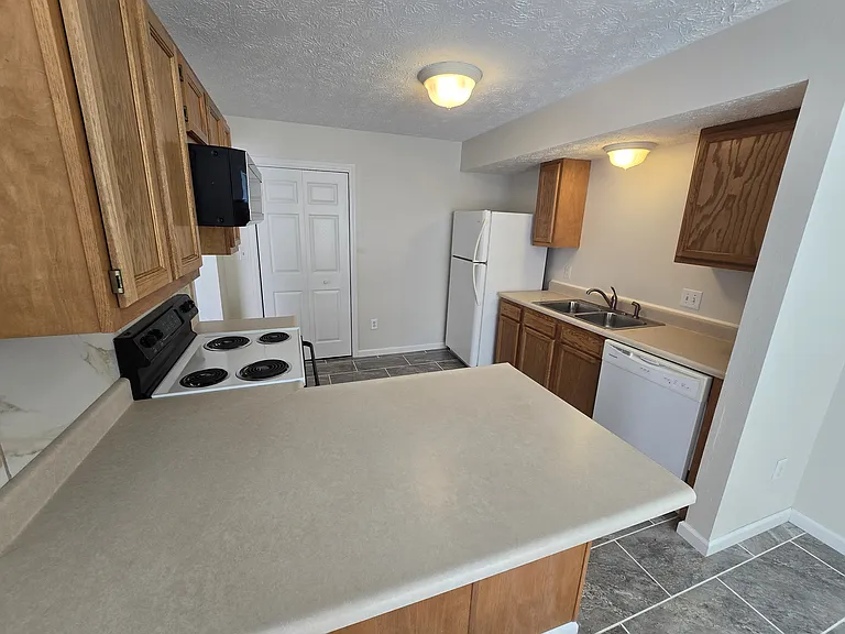 3327 Edison Dr — Photo 6