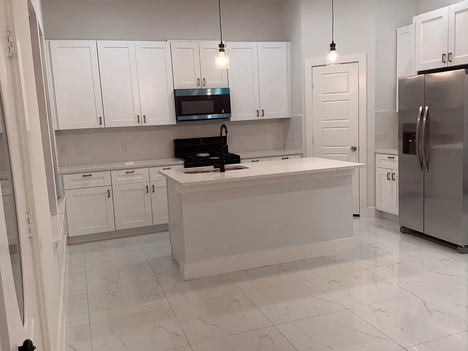 3 bed, 1314 sqft, $1,700 — Photo 4