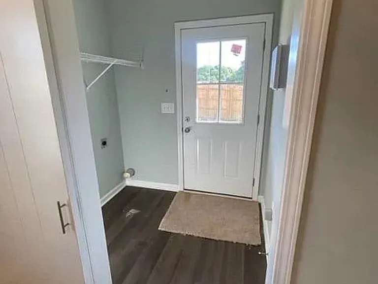 3327 Hals Way — Photo 8