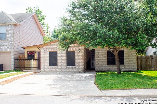 1st image of 2962 Moss Plain Dr