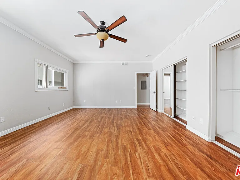 14937 Dickens St #109 — Photo 14