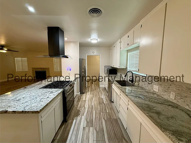 2401 Kayoming Way — Photo 6