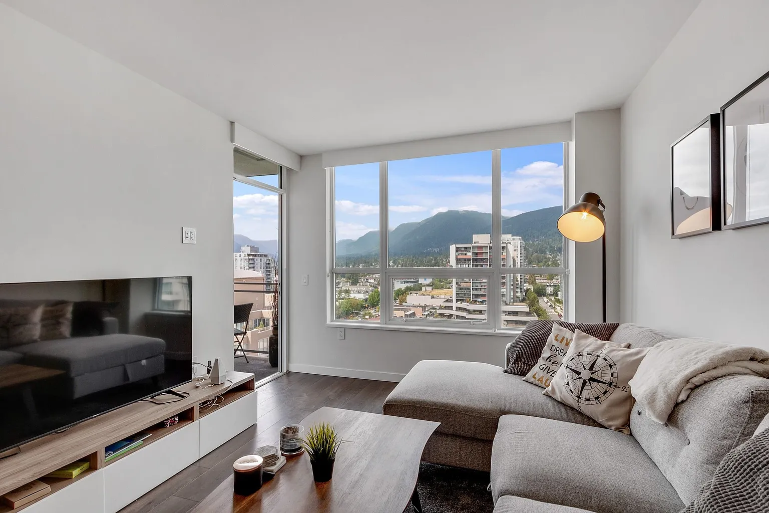 125 E 14th St #1208 photo 1