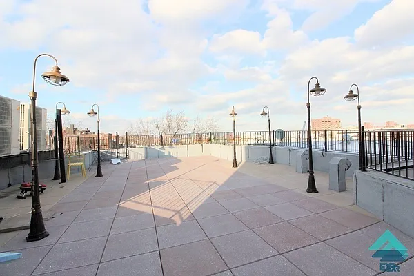 Rented by EXR | media 11