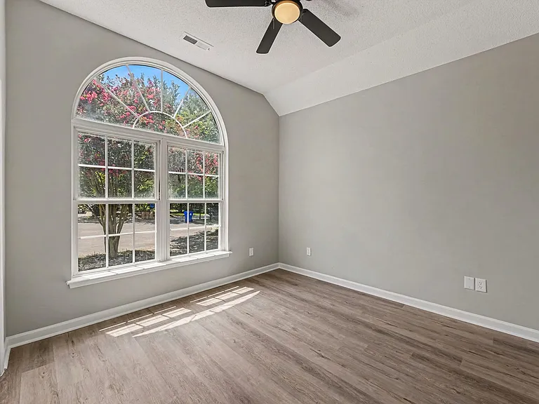 1854 Oleander Ct — Photo 22