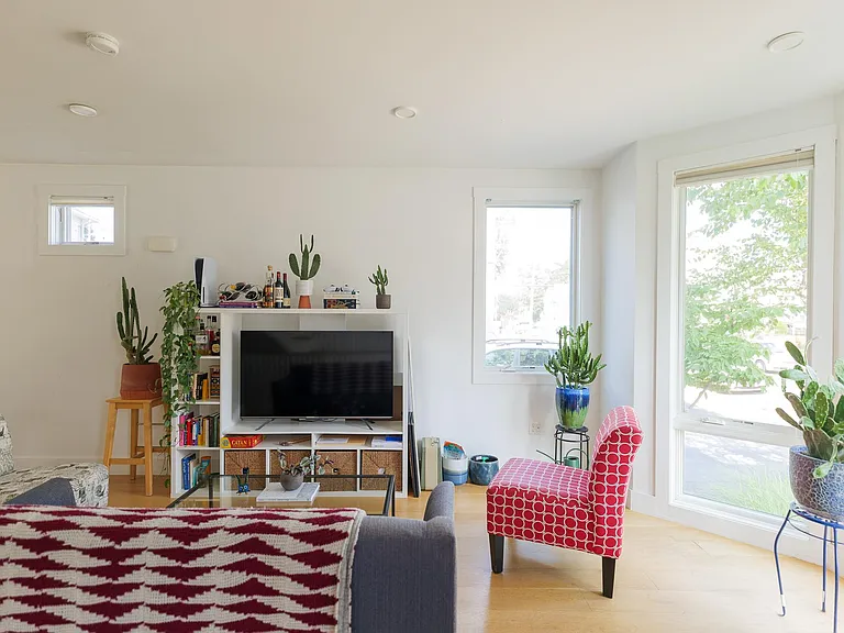 66 Hooker St #66 — Photo 3