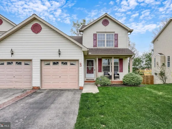 137 Maple Dr, Hanover, PA 17331