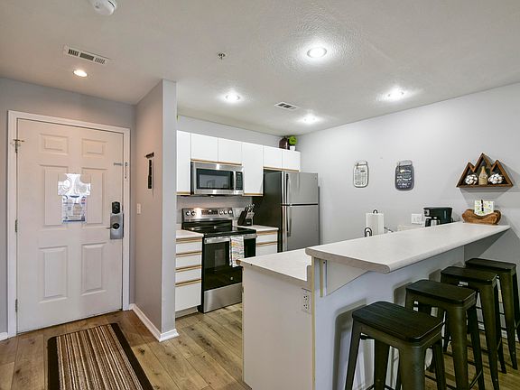 4th image of 120 Spring Creek Court Apt 16