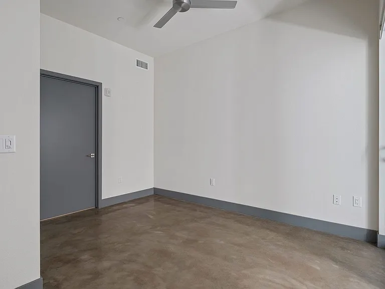 T Lofts Apts — Photo 8