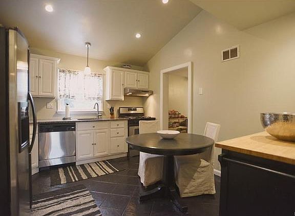 3rd image of 217 Lincoln Pl