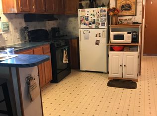 68 Columbia Ave, Cameron, WV 26033
