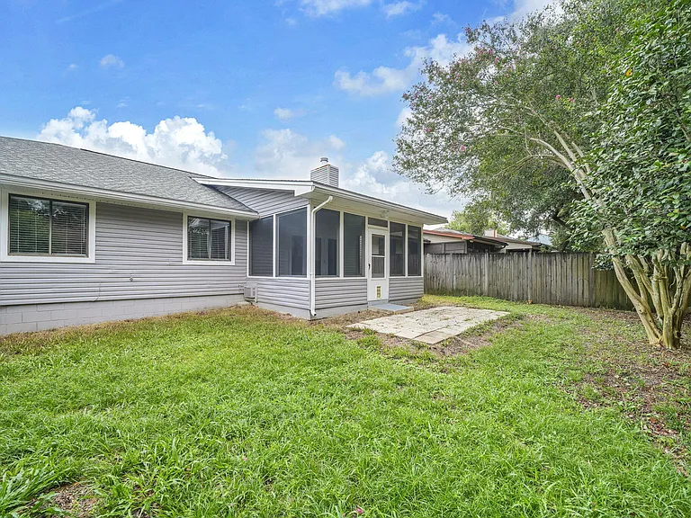 3930 Balsam Dr — Photo 32