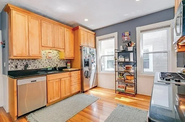 2 bed, 940 sqft, $2,650 — Photo 3
