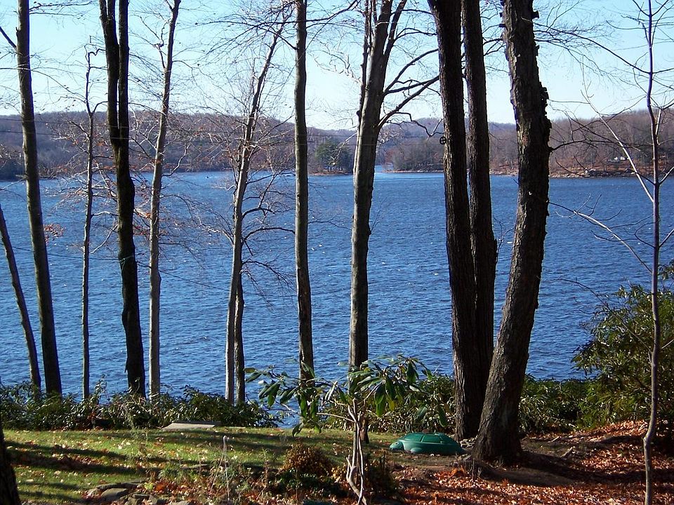 2nd image of 0 Cottage Lake Dr