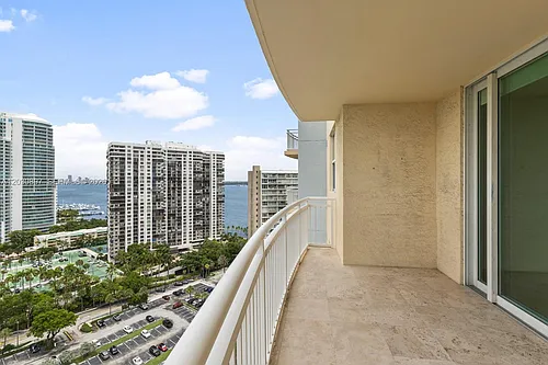 2475 Brickell Ave Photo 1