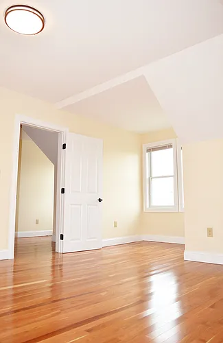 100 N Winooski Ave Photo 1