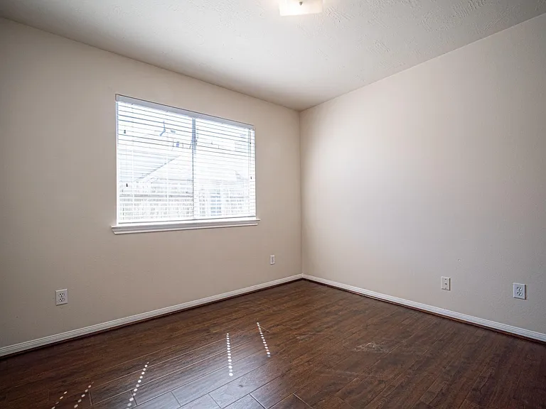 3610 Liberty Square Trl — Photo 15