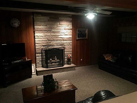 3rd image of 5 Carol Ann Dr