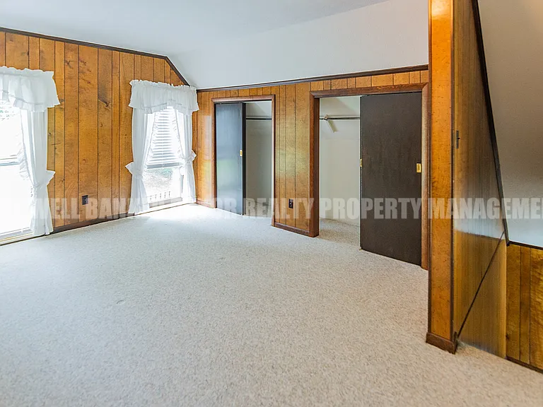 165 Lakeshore Ct — Photo 39