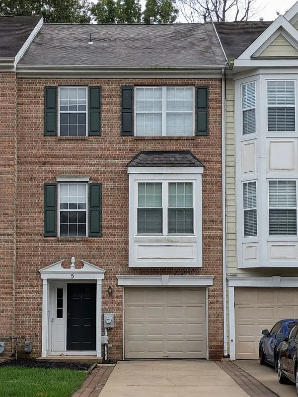 3 bed, 4.0 bath, 1919 sqft, $3,300 — Photo 1