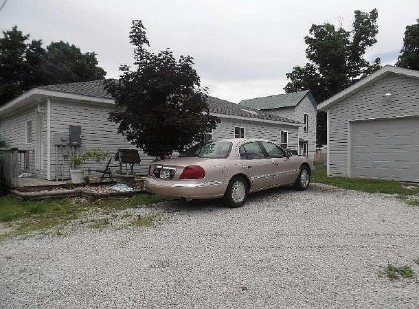 2nd image of 212 S Arch St