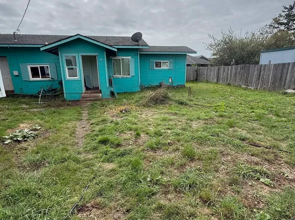 227 Ruchong Ln, Crescent City, CA 95531