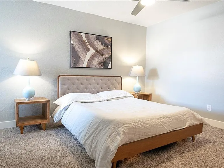 102 Nicole Cv #B — Photo 11