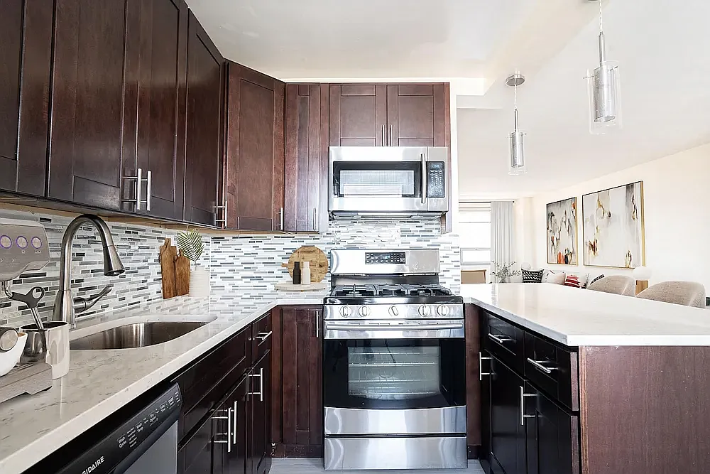 Building Photo - 104-60 Queens Blvd #15D