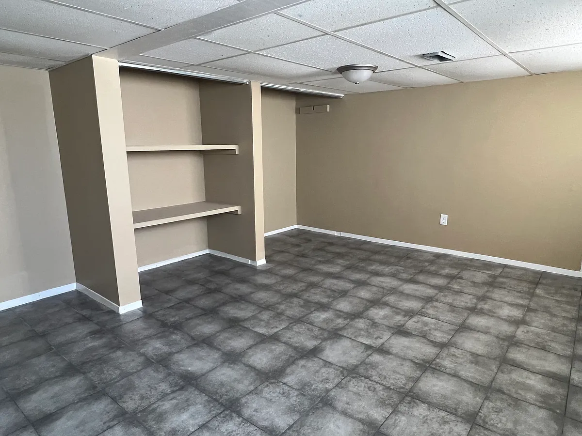 Building Photo - 4805 Indianapolis Blvd #B