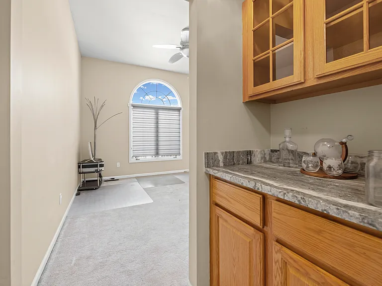 20450 Naves Dr — Photo 13