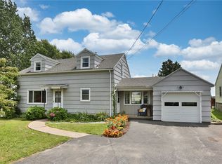331 Lowden Point Rd, Rochester, NY 14612