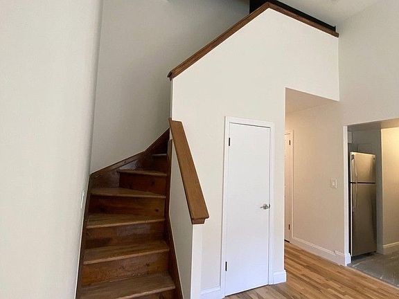 3rd image of 525 W 49th St APT 5-B