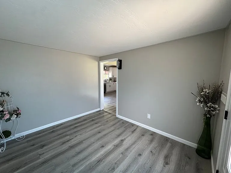 49500 Alan Ave — Photo 2