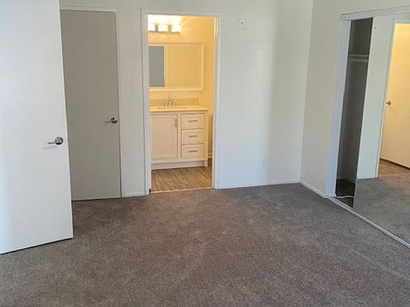 4th image of 11109 Otsego St #312
